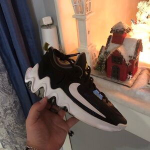 Nike Giannis Immortality 2 Black White size 6Y